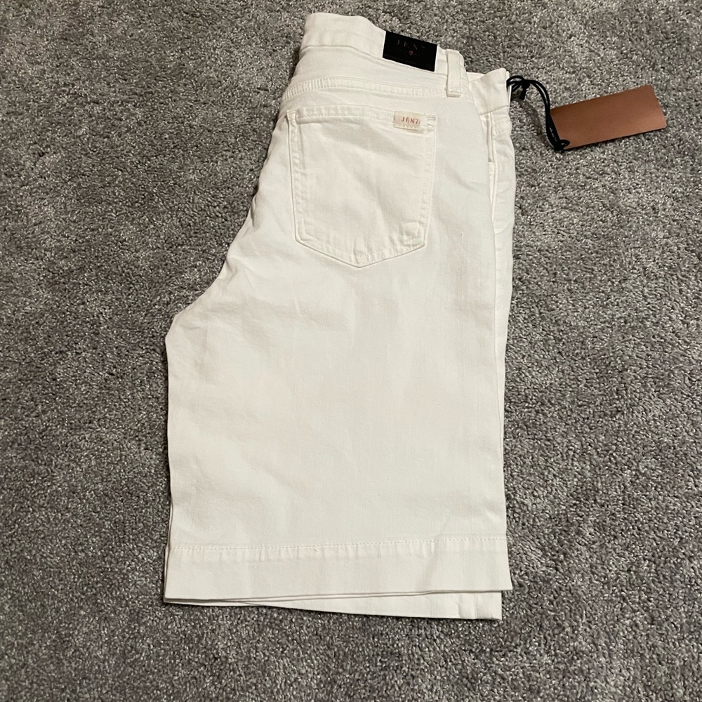 7 For All Mankind Women's White Bermuda Shorts